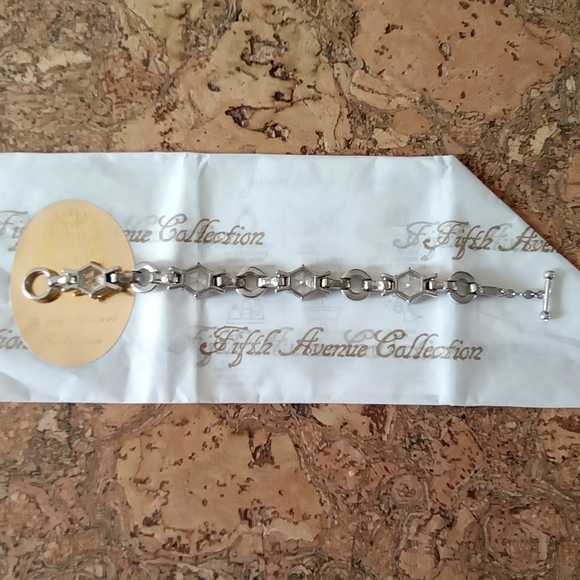 Fifth Avenue Clear Swarovski Crystals Bracelet S/M - Picture 5 of 7